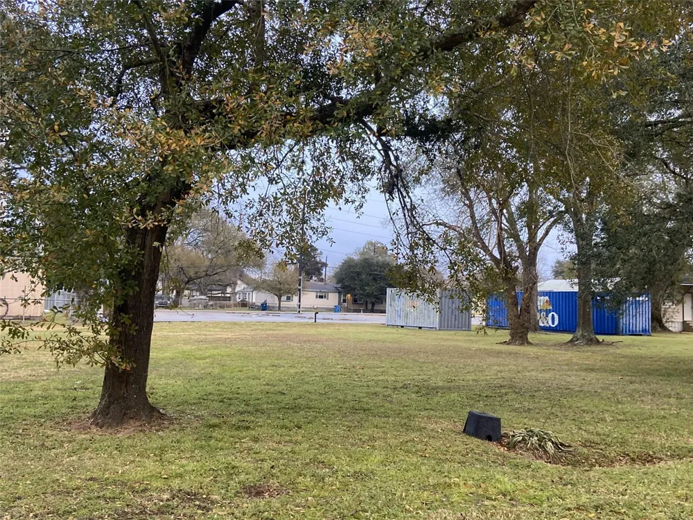 1304 Penick Road Waller, TX 77484