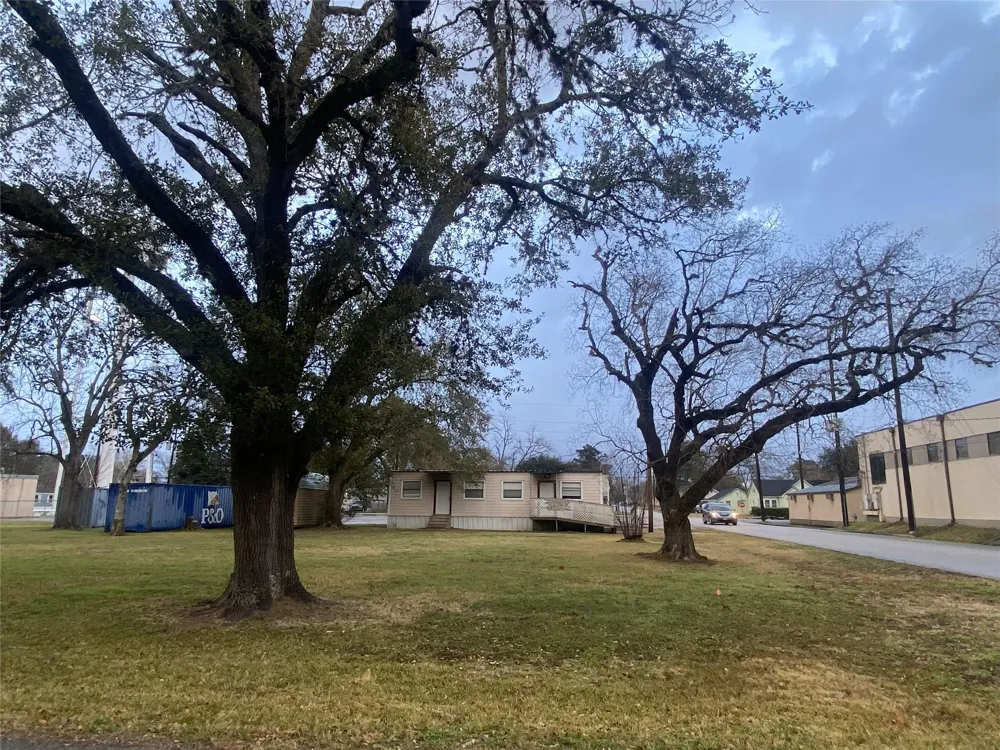 1304 Penick Road Waller, TX 77484