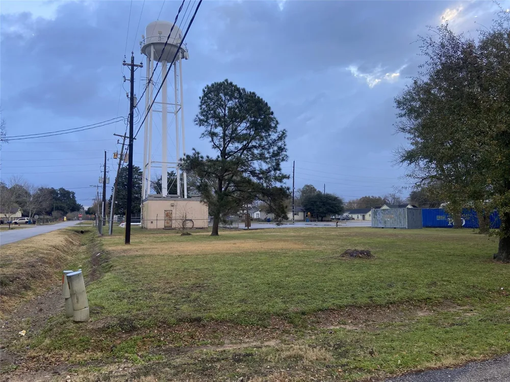 1304 Penick Road Waller, TX 77484