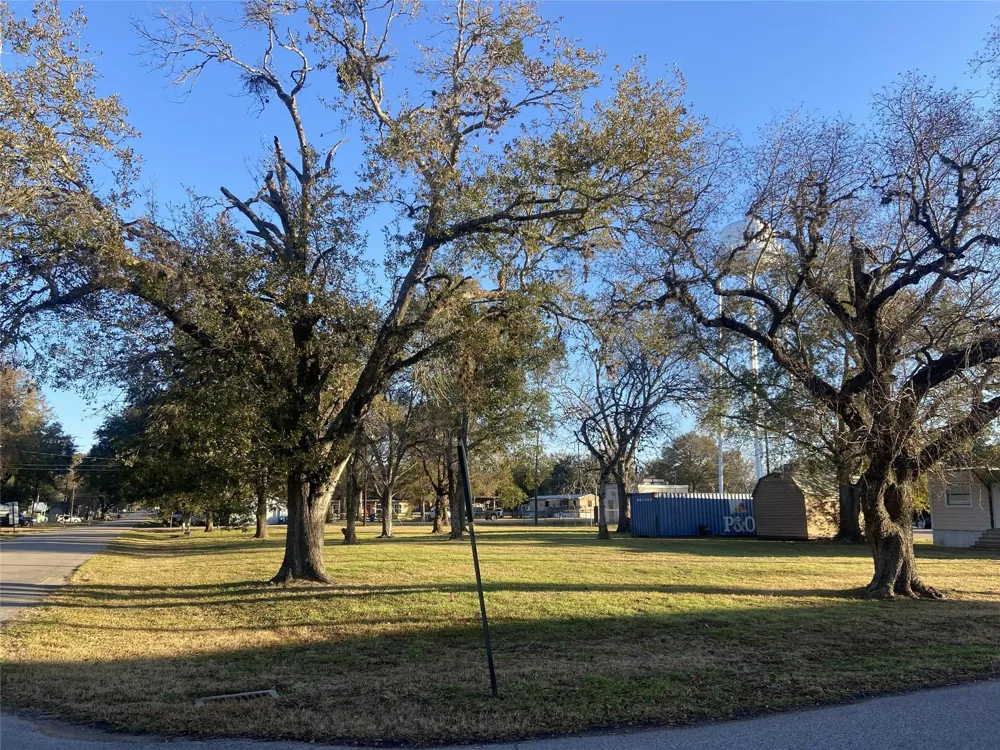 1304 Penick Road Waller, TX 77484