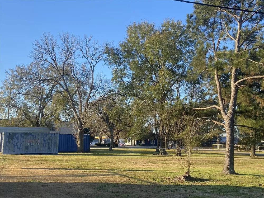 1304 Penick Road Waller, TX 77484