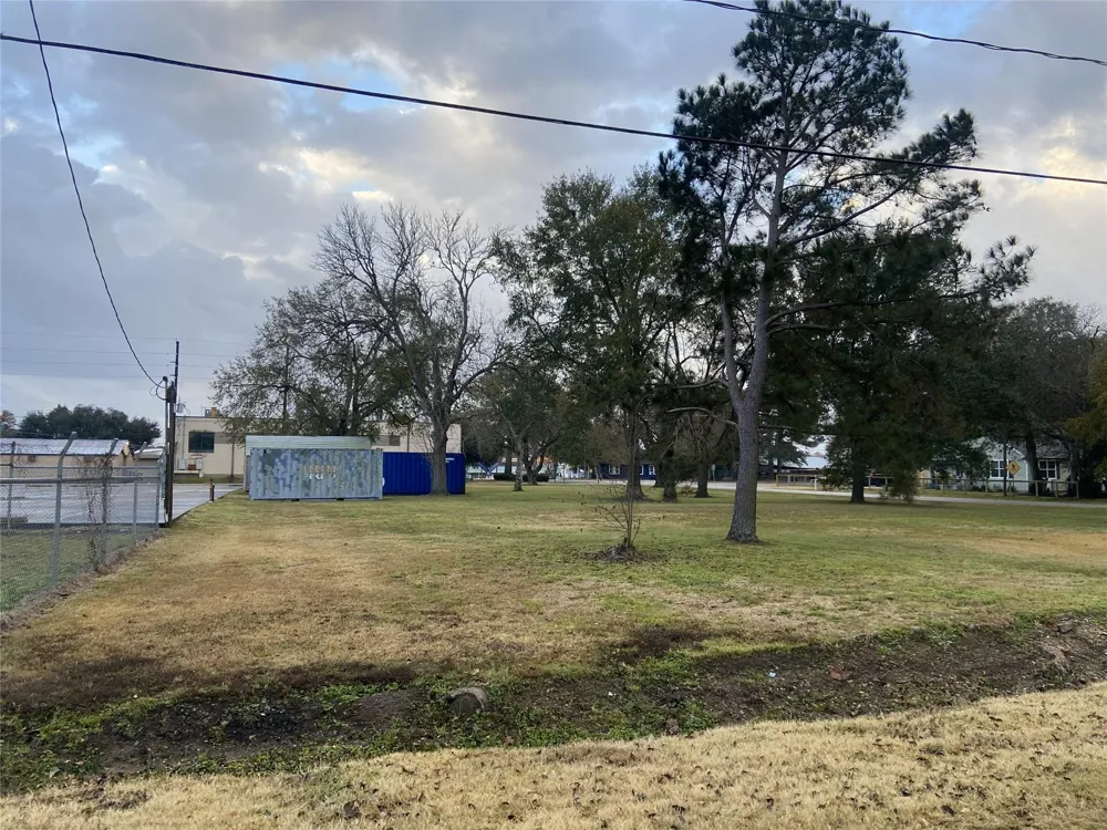 1304 Penick Road Waller, TX 77484