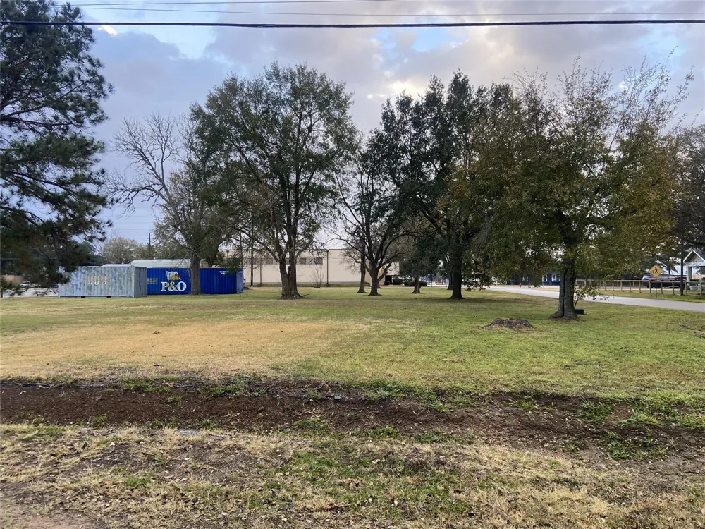 1304 Penick Road Waller, TX 77484