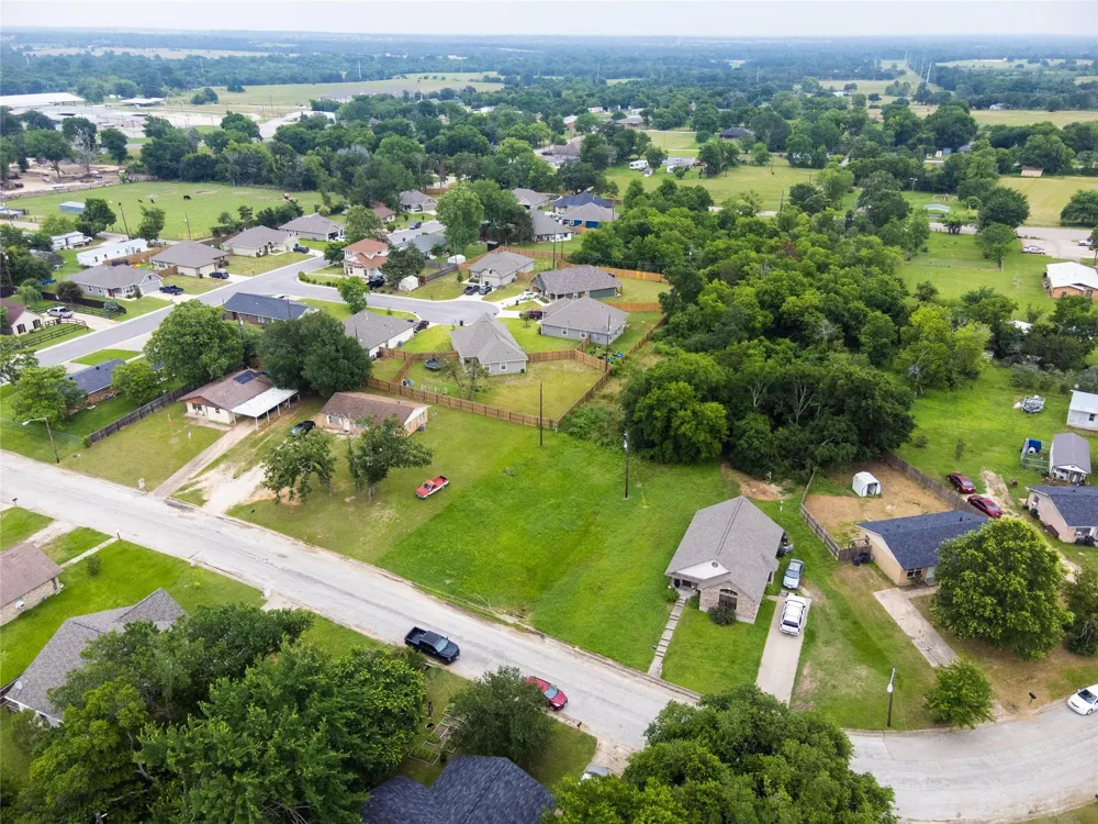401 W Kleb Street Caldwell, TX 77836