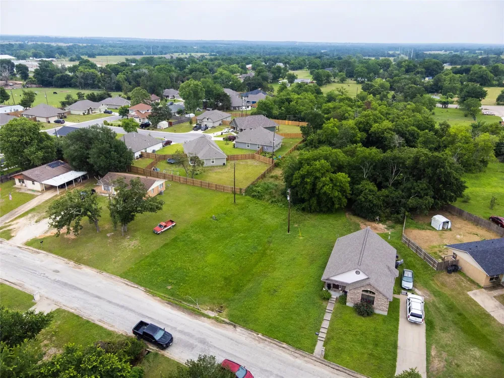 401 W Kleb Street Caldwell, TX 77836
