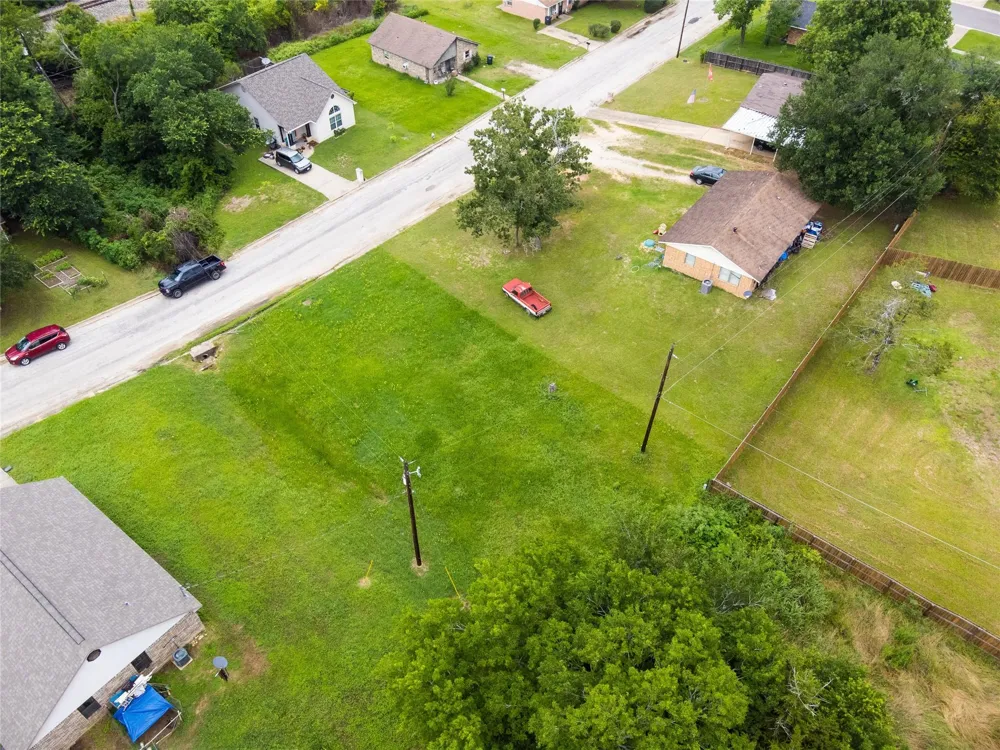401 W Kleb Street Caldwell, TX 77836