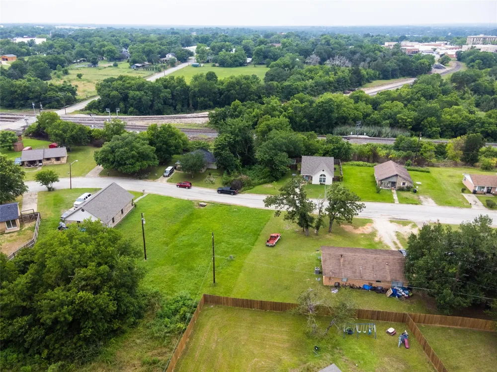 401 W Kleb Street Caldwell, TX 77836