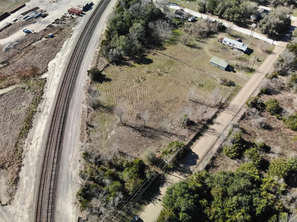 1 Low Wood Somerville, TX 77879
