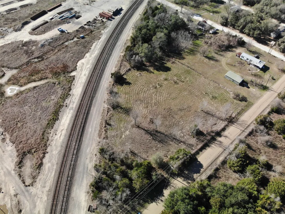 1 Low Wood Somerville, TX 77879