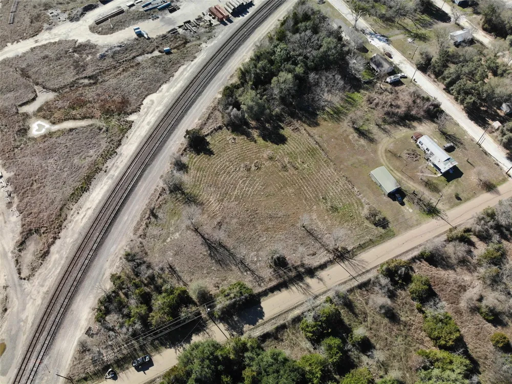 1 Low Wood Somerville, TX 77879