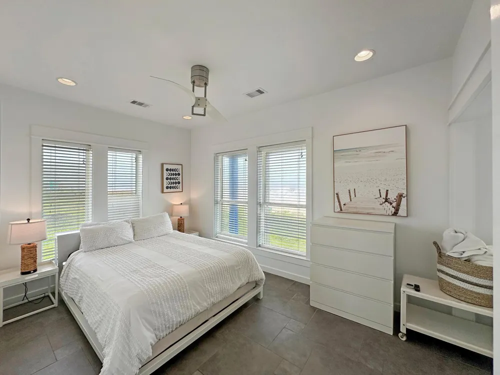 2496 Gilmore Crystal Beach, TX 77650