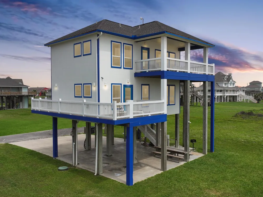 2496 Gilmore Crystal Beach, TX 77650