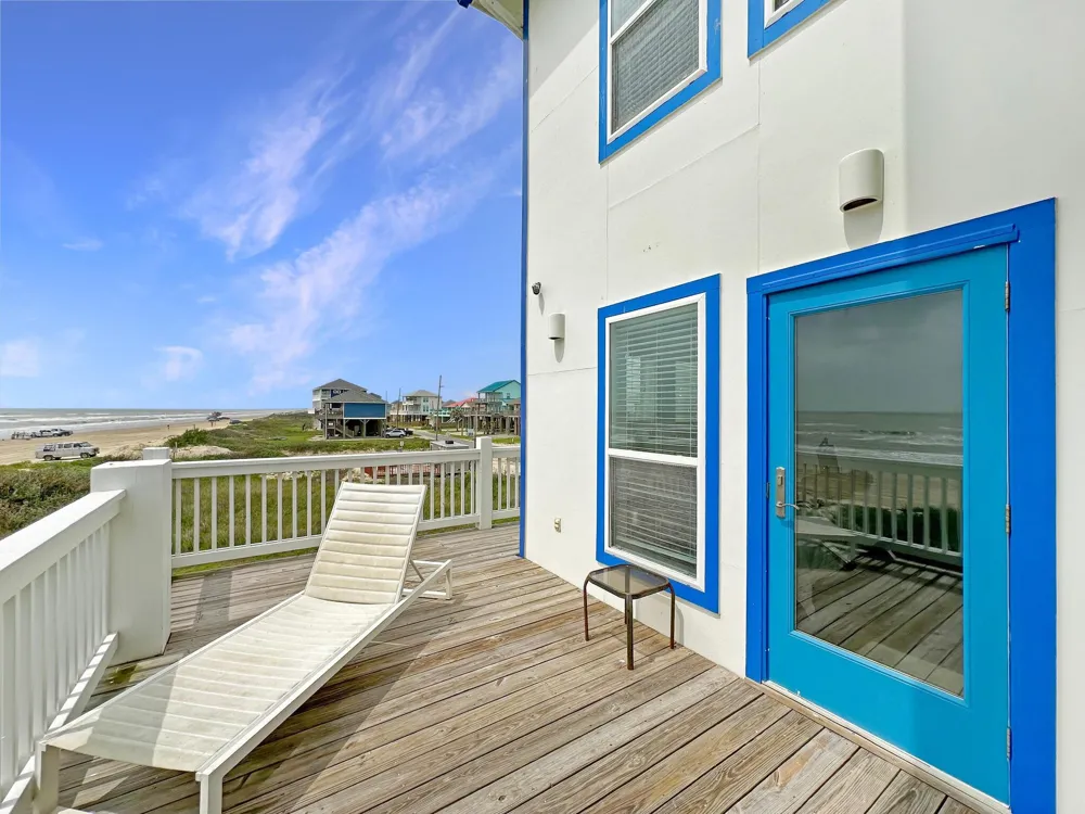 2496 Gilmore Crystal Beach, TX 77650
