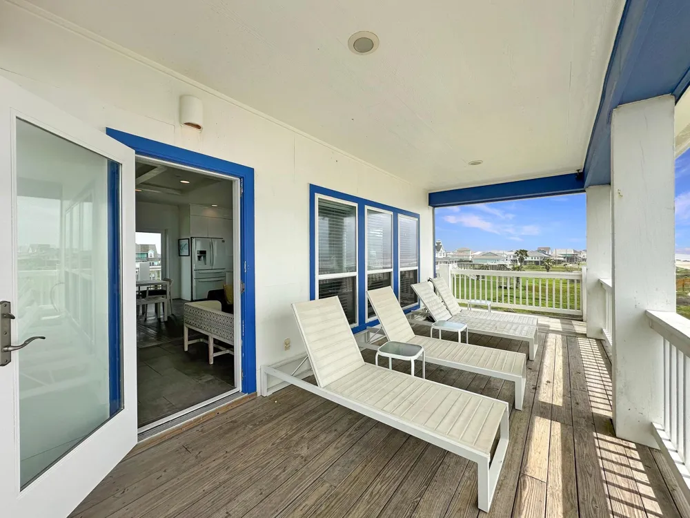 2496 Gilmore Crystal Beach, TX 77650