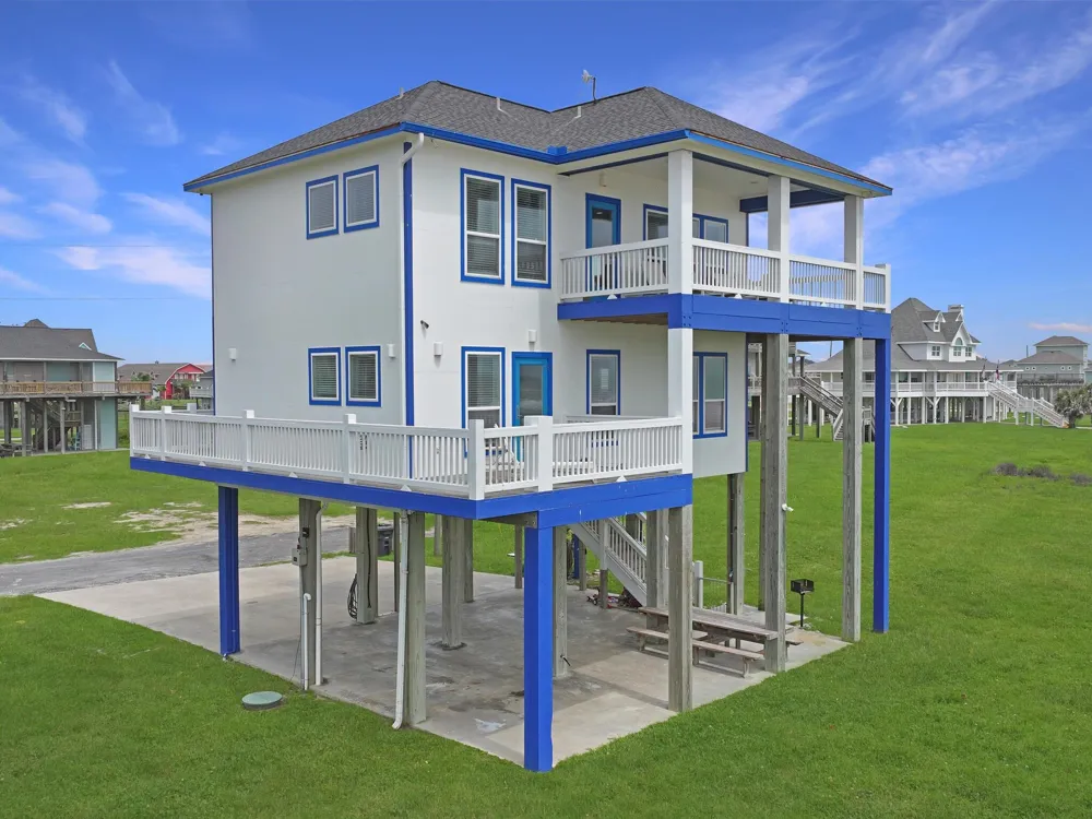 2496 Gilmore Crystal Beach, TX 77650