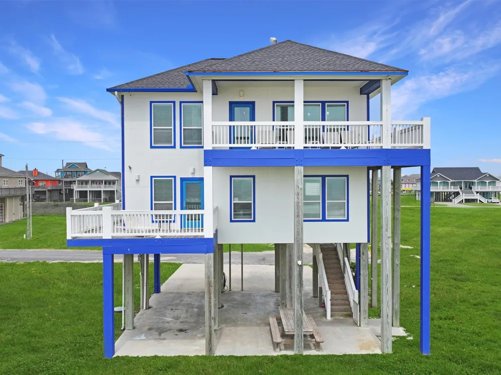 2496 Gilmore Crystal Beach, TX 77650