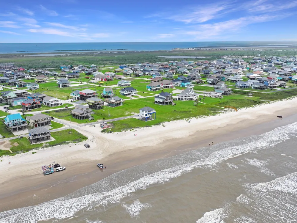2496 Gilmore Crystal Beach, TX 77650