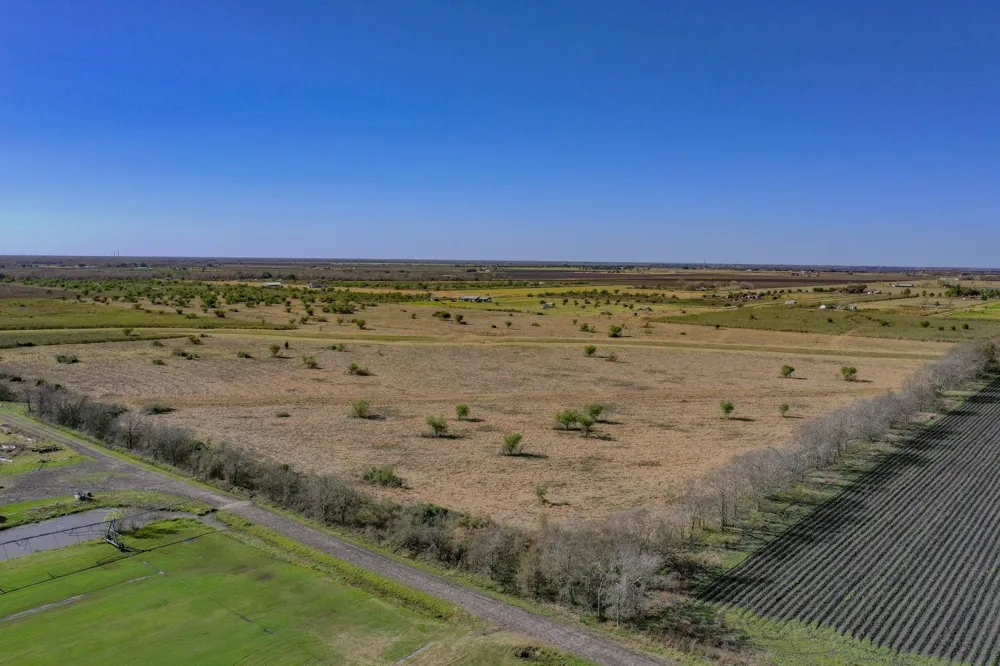 County Road 8 Guy, TX 77444
