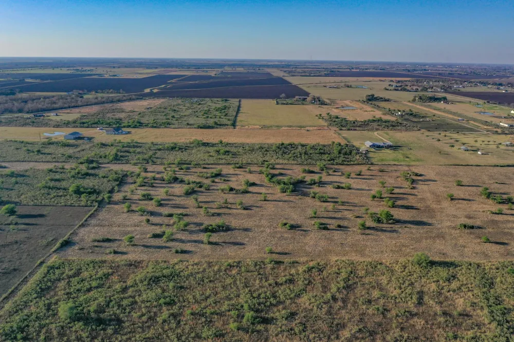 County Road 8 Guy, TX 77444