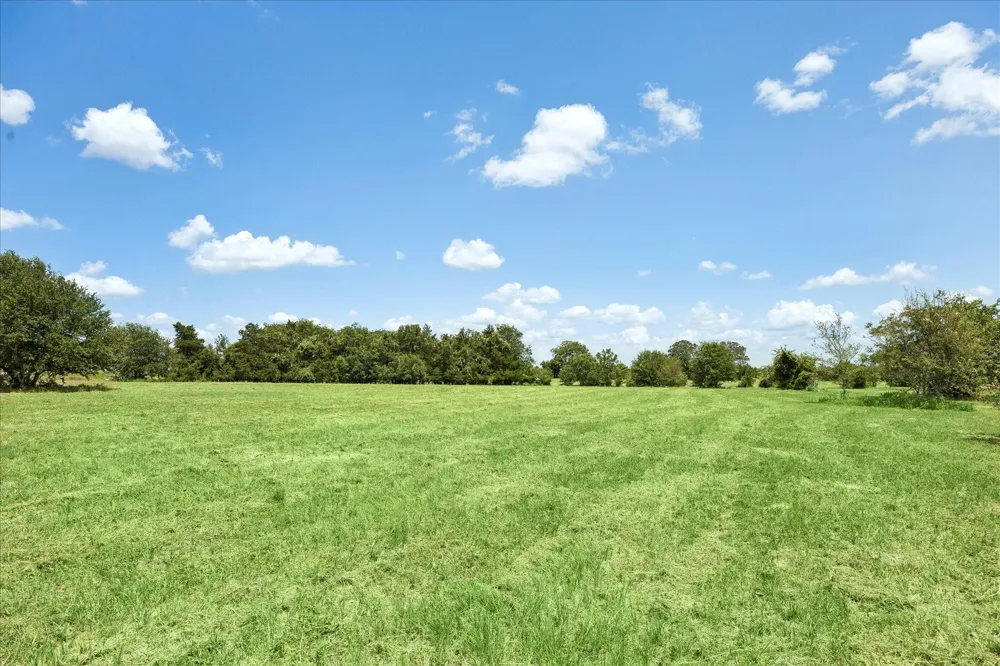 1372 Nassau Road Round Top, TX 78954