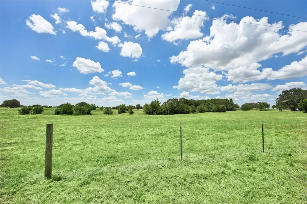 1372 Nassau Road Round Top, TX 78954