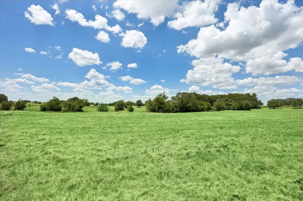 1372 Nassau Road Round Top, TX 78954