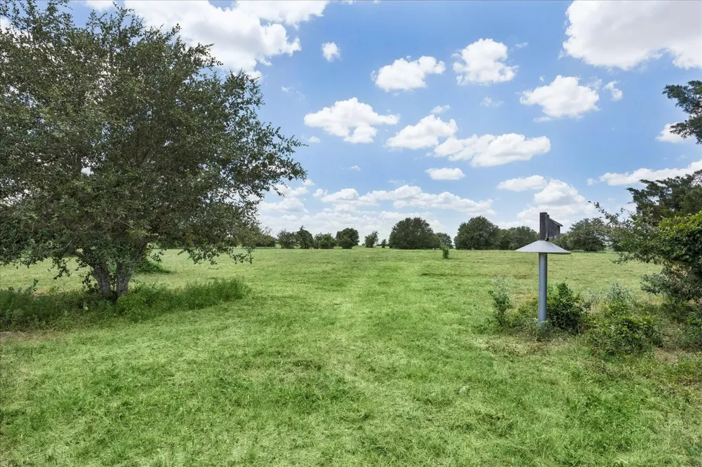 1372 Nassau Road Round Top, TX 78954