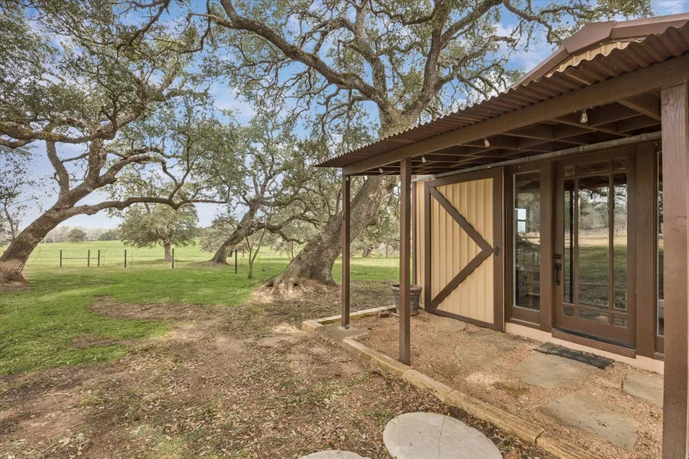 6602 Fm 390 West Burton, TX 77835