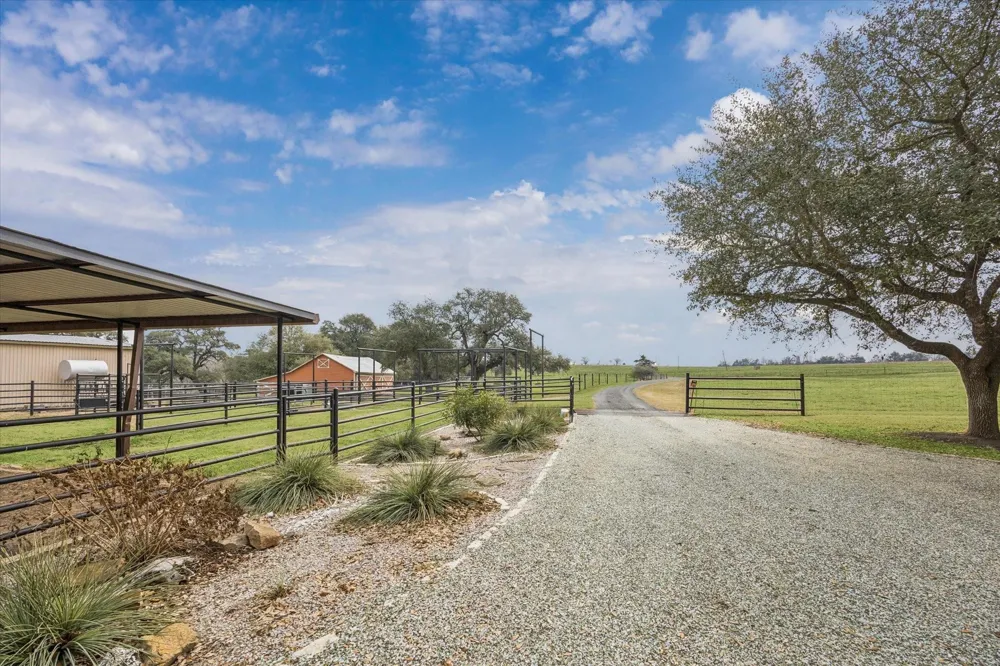 6602 Fm 390 West Burton, TX 77835