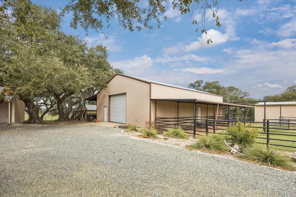 6602 Fm 390 West Burton, TX 77835