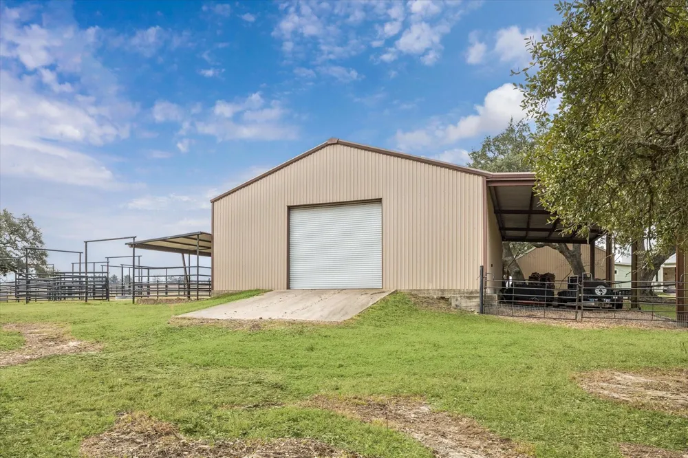 6602 Fm 390 West Burton, TX 77835