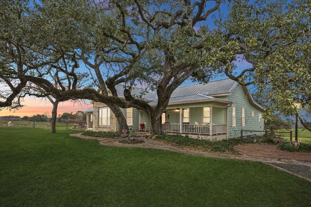 6602 Fm 390 West Burton, TX 77835