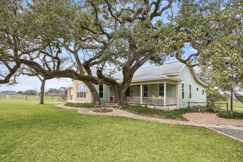 6602 Fm 390 West Burton, TX 77835