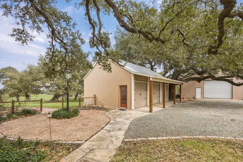 6602 Fm 390 West Burton, TX 77835