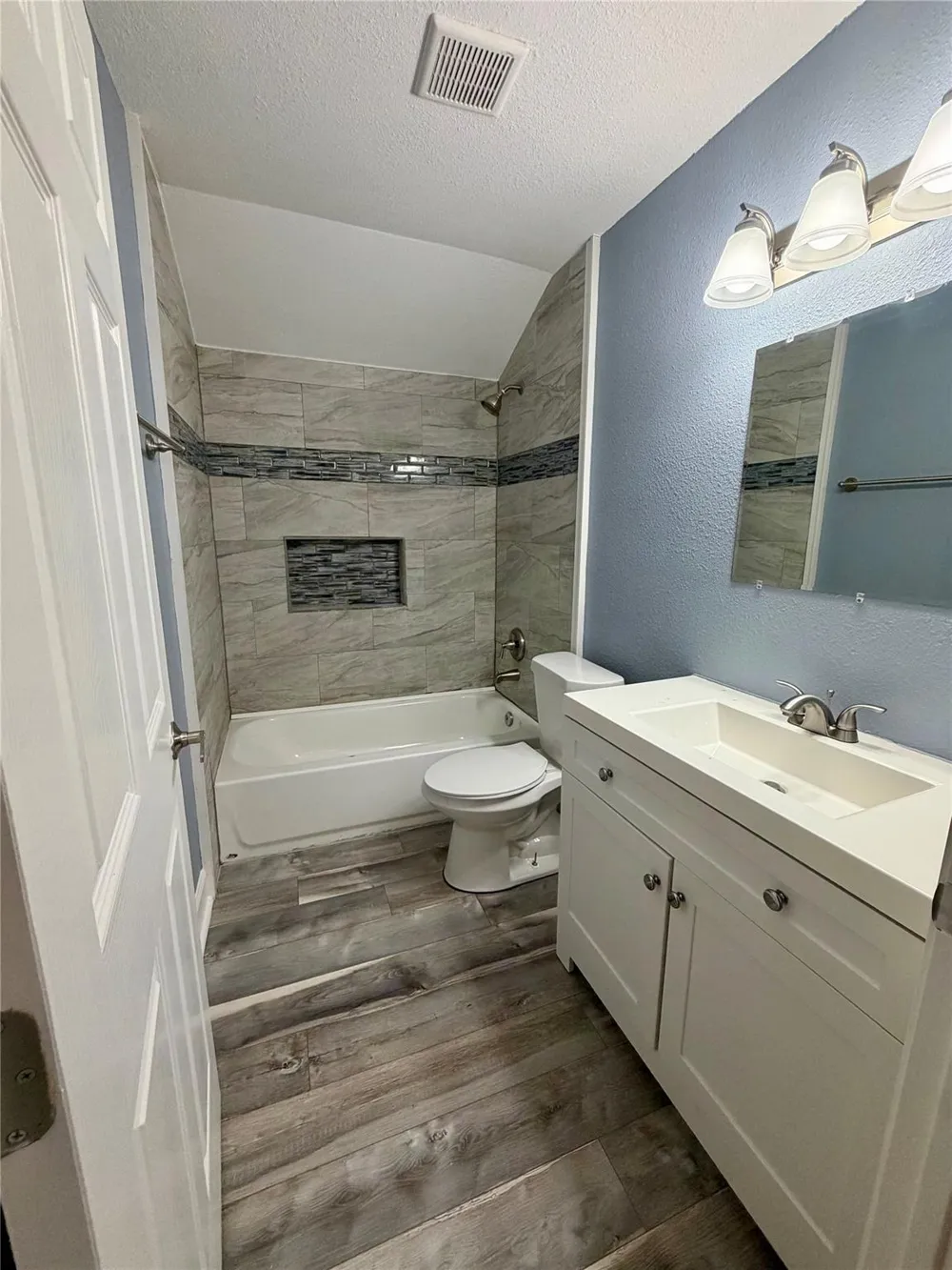 2322 Central Street #4 Dickinson, TX 77539