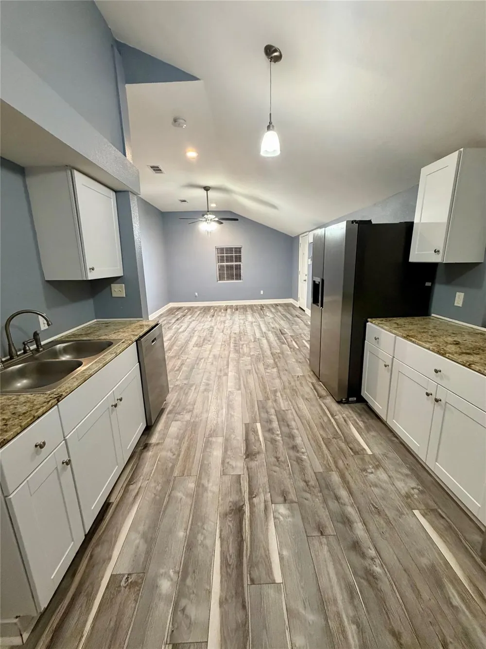 2322 Central Street #4 Dickinson, TX 77539