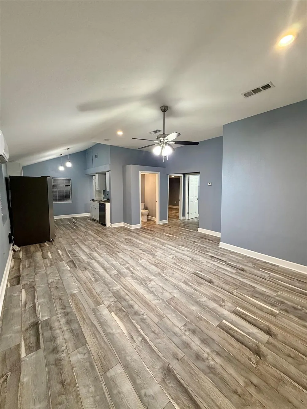 2322 Central Street #4 Dickinson, TX 77539