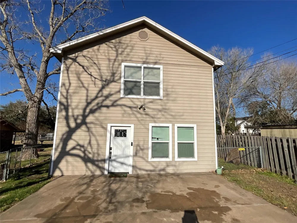 509 North Street Yoakum, TX 77995