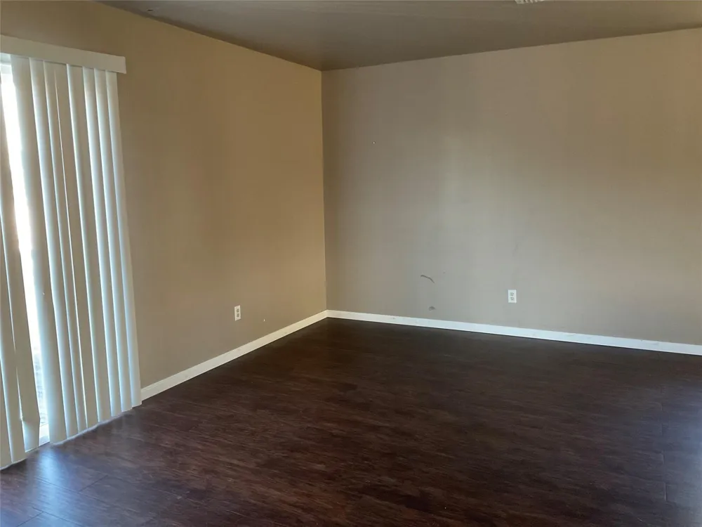 509 North Street Yoakum, TX 77995