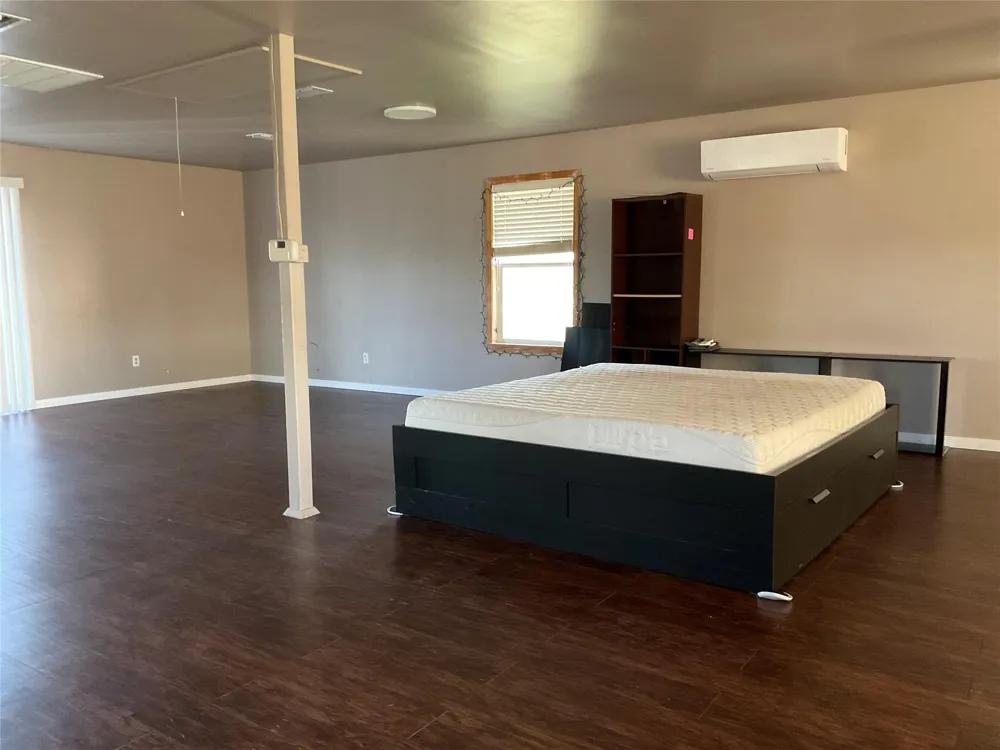 509 North Street Yoakum, TX 77995