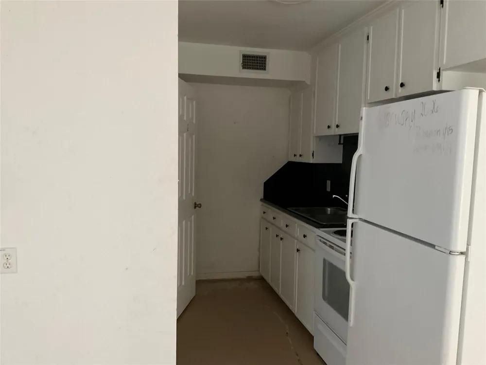 509 North Street Yoakum, TX 77995
