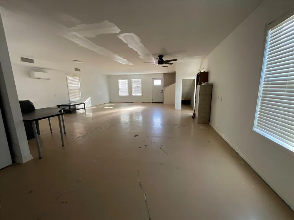 509 North Street Yoakum, TX 77995