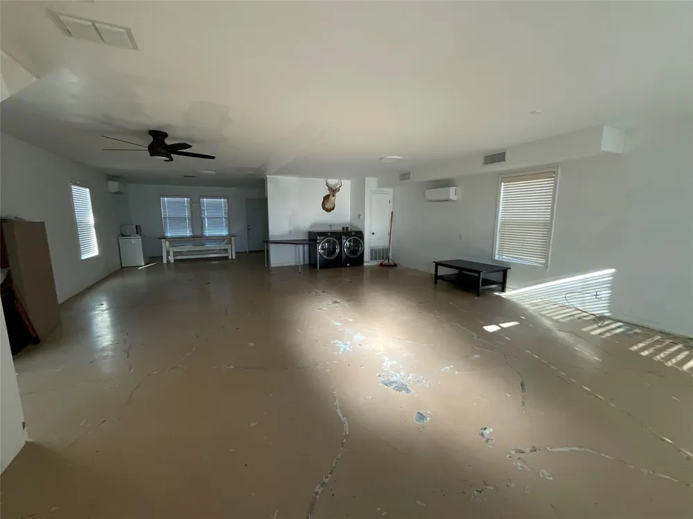 509 North Street Yoakum, TX 77995