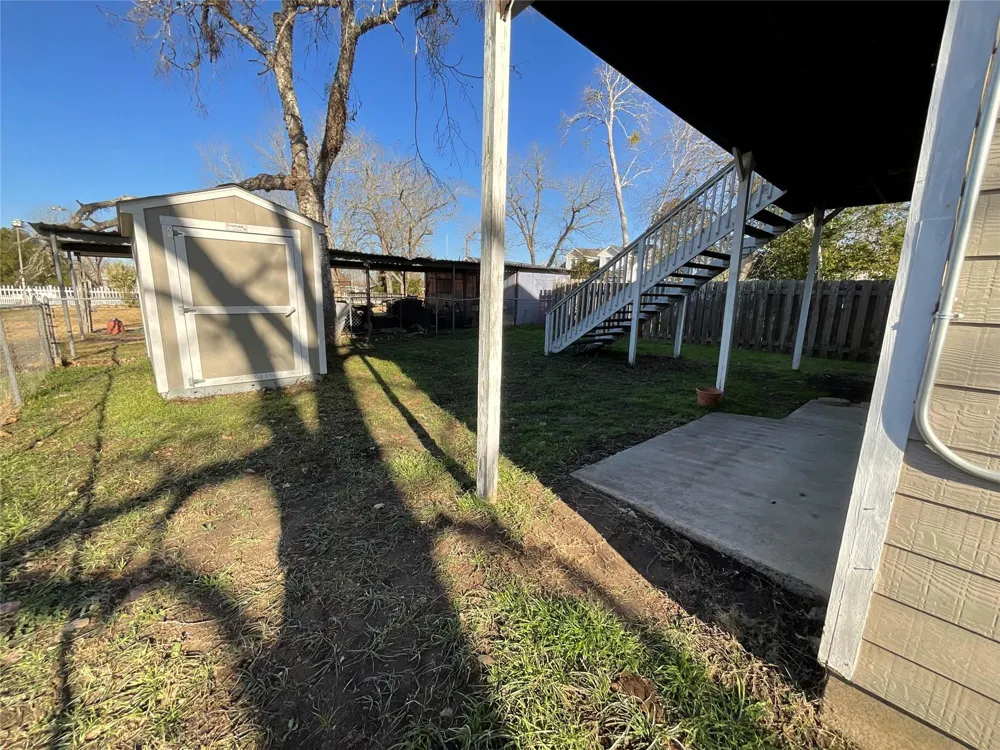 509 North Street Yoakum, TX 77995