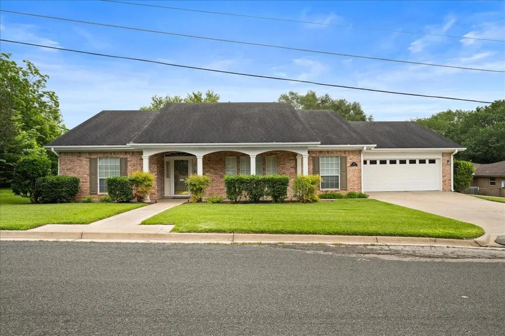 159 Charles Street La Grange, TX 78945