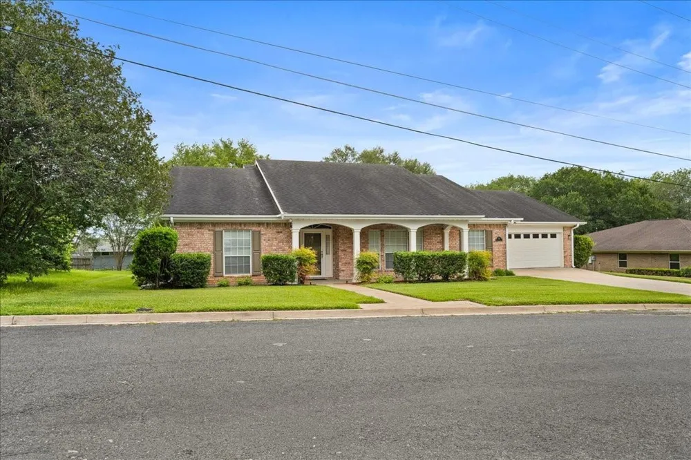 159 Charles Street La Grange, TX 78945