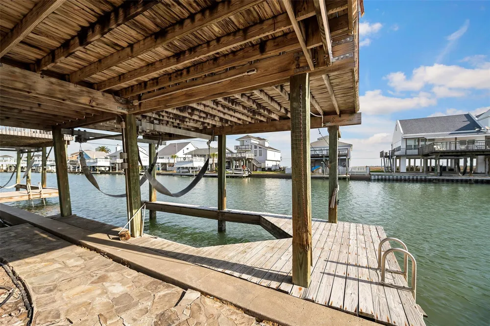 4610 Jamaica Cove Road Jamaica Beach, TX 77554