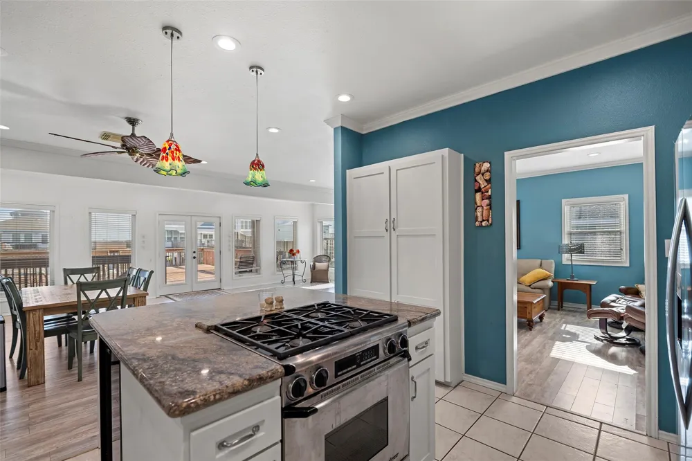 4610 Jamaica Cove Road Jamaica Beach, TX 77554