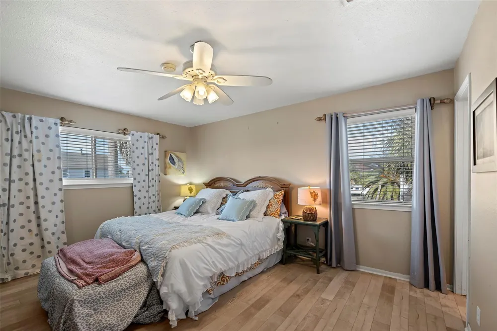 4610 Jamaica Cove Road Jamaica Beach, TX 77554