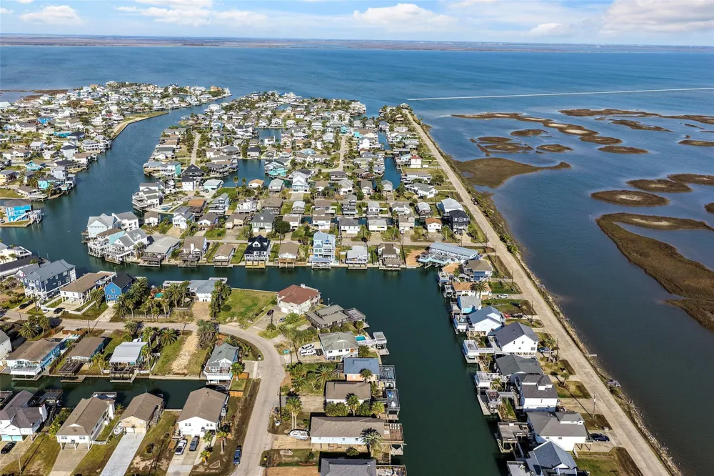 4610 Jamaica Cove Road Jamaica Beach, TX 77554